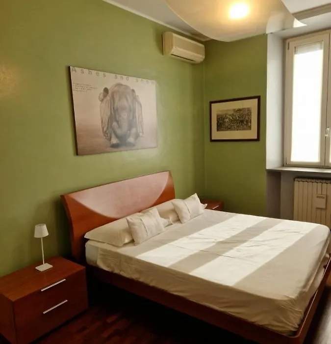 Cozy Flat Mins Walk To Navigli And Metro Porta Genova-1